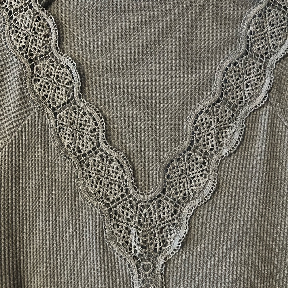 Short sleeve v-neck waffle top